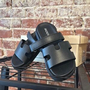 Soda Black Sandals Sleek Minimalist Design